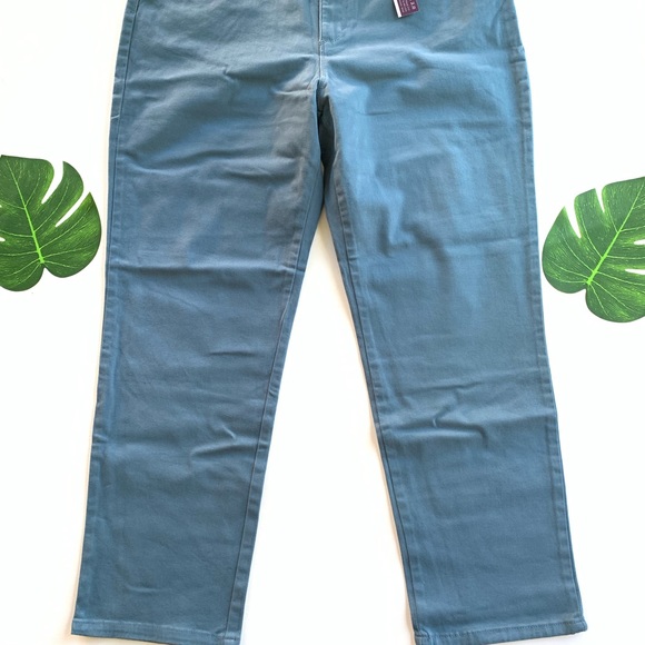 👖NWT Gloria Vanderbilt Jeans 👖 - Picture 3 of 8